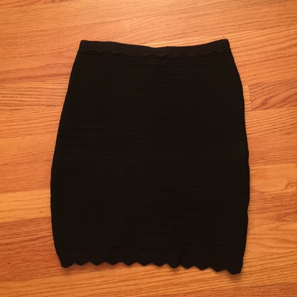 NWOT Olivaceous bandage skirt